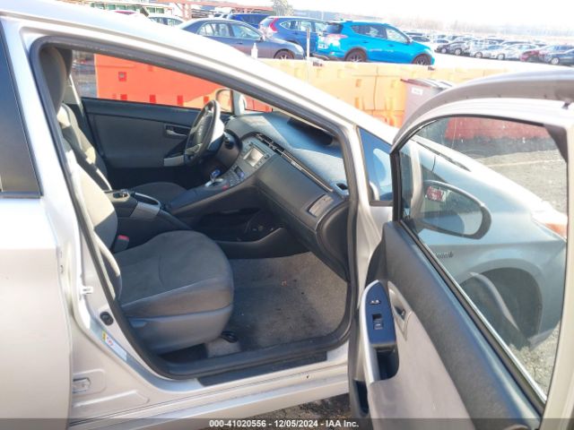 JTDKN3DUXE1816062 Toyota Prius Two