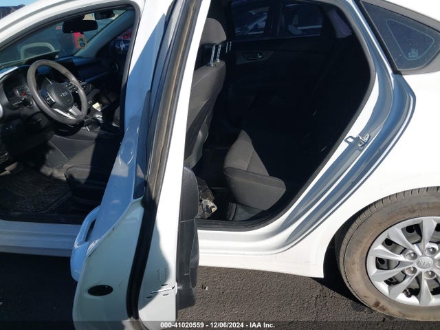 3KPF24AD3LE235792 KIA FORTE FE