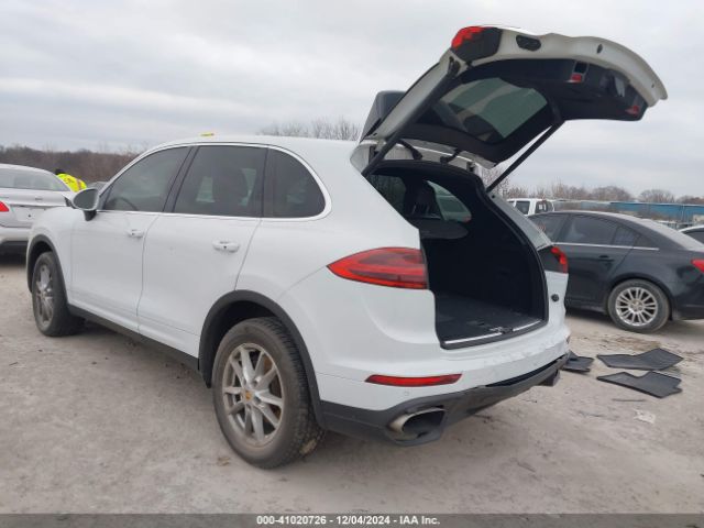 2016 PORSCHE CAYENNE WP1AA2A24GKA10735 Photo 2