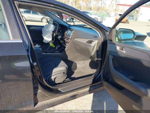 5NPE24AF8JH727658 Hyundai SONATA SE