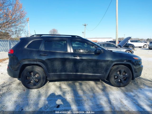 1C4PJMCS7GW114701 Jeep Cherokee Altitude