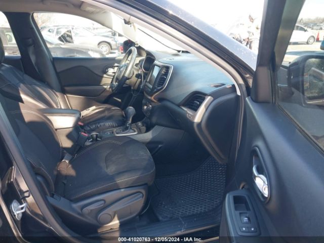 1C4PJMCS7GW114701 Jeep Cherokee Altitude