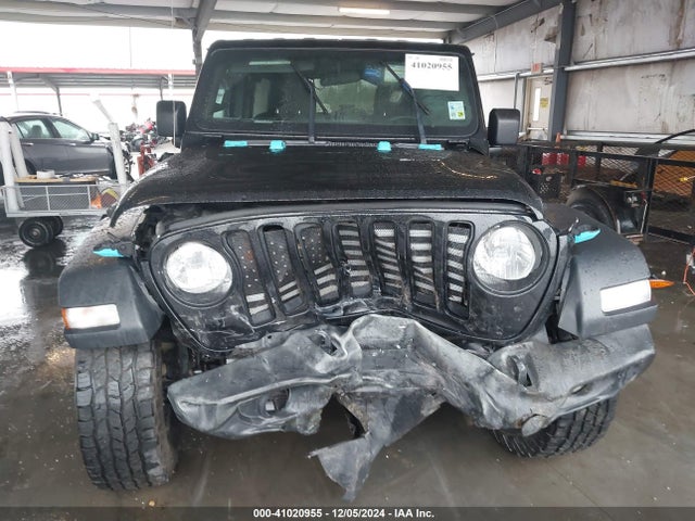 1C4HJXDG8KW612365 Jeep Wrangler Unlimited Sport Altitude 4x4