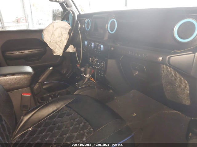1C4HJXDG8KW612365 Jeep Wrangler Unlimited Sport Altitude 4x4
