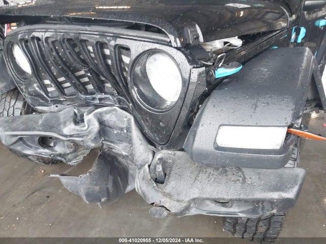 1C4HJXDG8KW612365 Jeep Wrangler Unlimited Sport Altitude 4x4