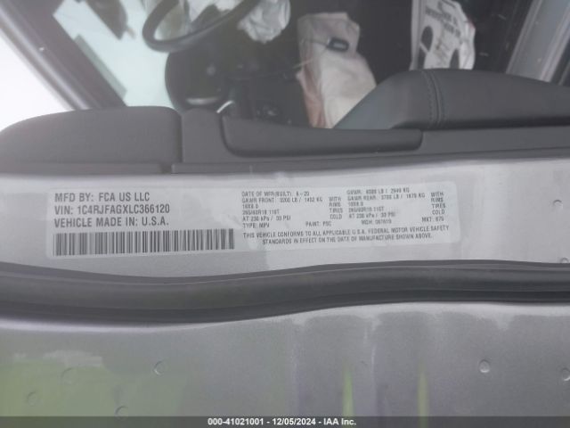 1C4RJFAGXLC366120 Jeep Grand Cherokee Laredo E 4x4