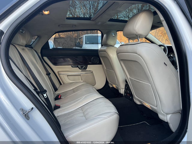 Jaguar Xj Xjl Portfolio 2015 SAJWJ2GD7F8V84310 Image 7