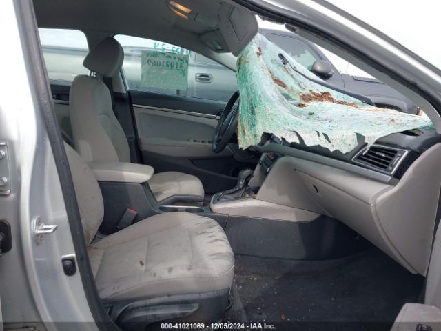 5NPD74LF7HH113236 Hyundai ELANTRA SE