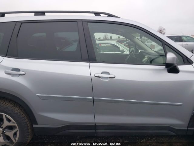 JF2SKAECXNH466072 Subaru Forester Premium