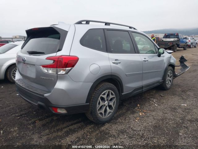 JF2SKAECXNH466072 Subaru Forester Premium