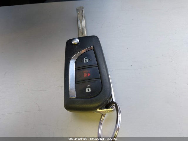 Toyota RAV4 LE 2019 JTMH1RFV7KJ016717 Image 11