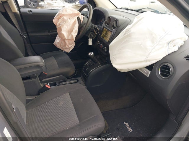 1C4NJDBB3GD746793 Jeep Compass Sport