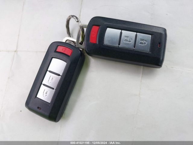 JA4AR3AW2JU001749 Mitsubishi Outlander Sport 2.4 Se