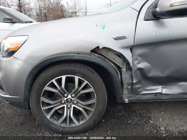 JA4AR3AW2JU001749 Mitsubishi Outlander Sport 2.4 Se