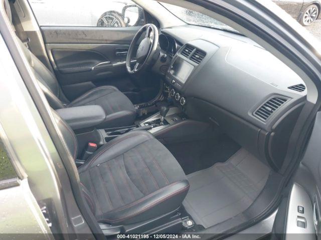 JA4AR3AW2JU001749 Mitsubishi Outlander Sport 2.4 Se