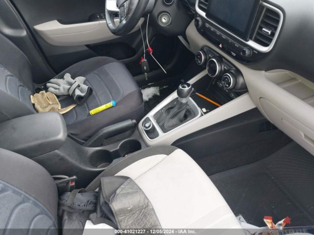 KMHRC8A32NU183564 Hyundai Venue Sel