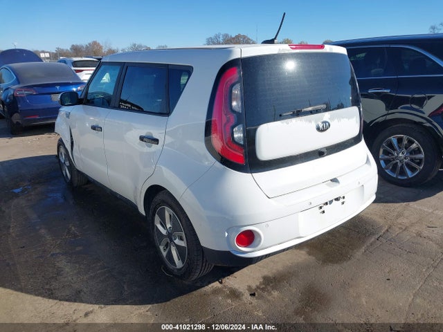 KNDJX3AE4H7020783 KIA Soul Ev +