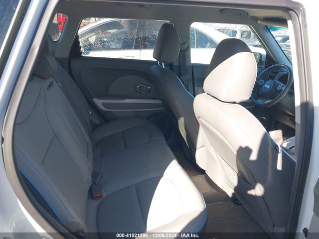 KNDJX3AE4H7020783 KIA Soul Ev +