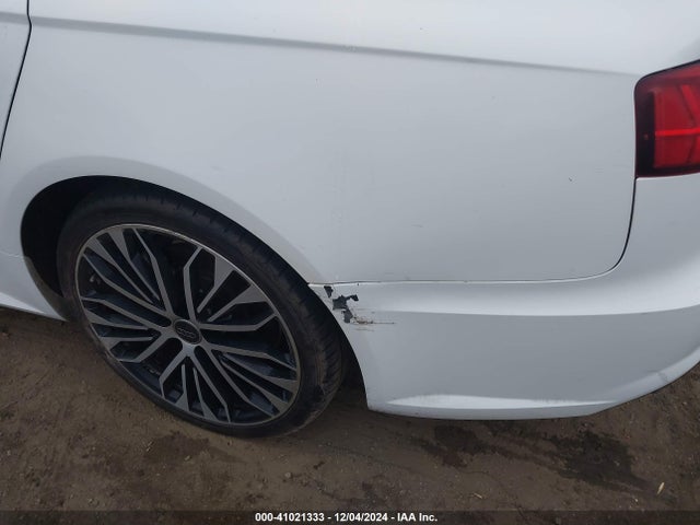 Audi 2.0t 2018 WAUC8AFCXJN060835 Image 17
