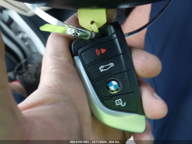 2019 BMW X3 5UXTR9C56KLP97143 Photo 10