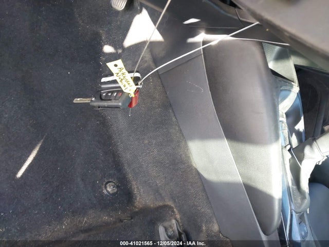 5YFEPMAE4NP310328 Toyota COROLLA LE