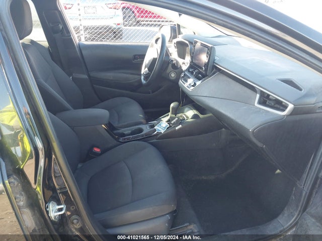 5YFEPMAE4NP310328 Toyota COROLLA LE