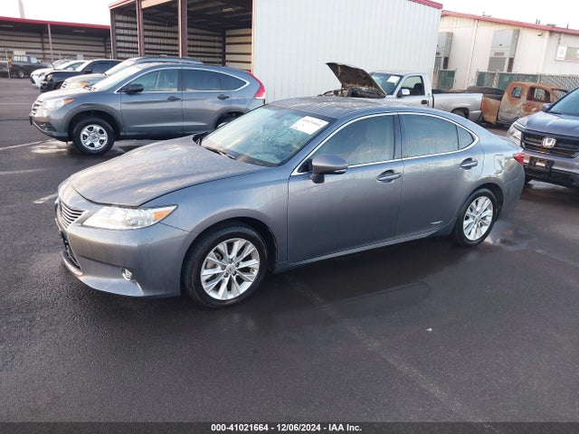 JTHBW1GGXE2052567 Lexus ES 300H