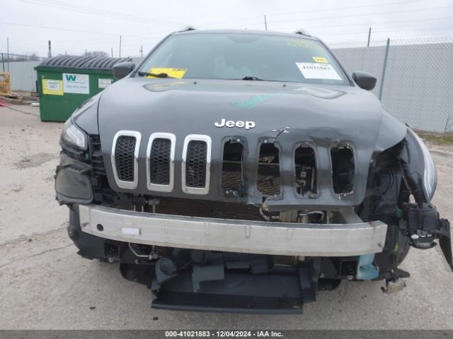 1C4PJLCB3HW650783 Jeep Cherokee Latitude Fwd