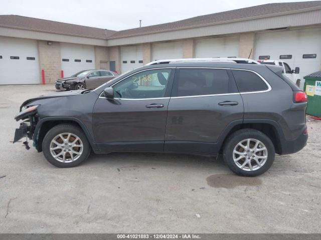 1C4PJLCB3HW650783 Jeep Cherokee Latitude Fwd