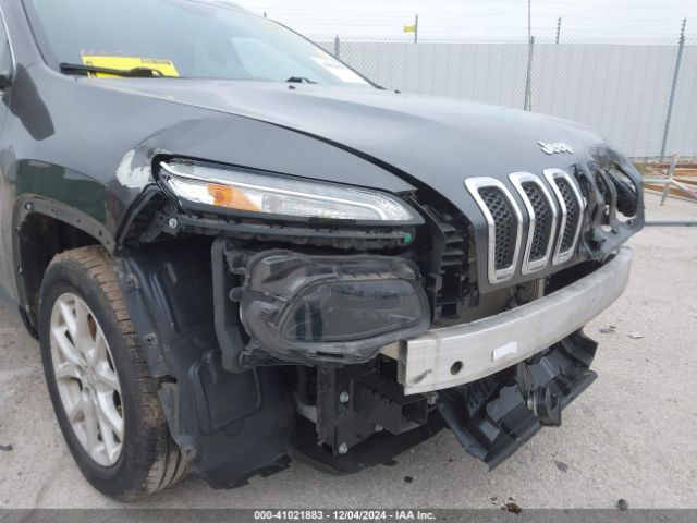 1C4PJLCB3HW650783 Jeep Cherokee Latitude Fwd