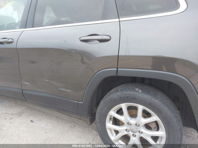 1C4PJLCB3HW650783 Jeep Cherokee Latitude Fwd