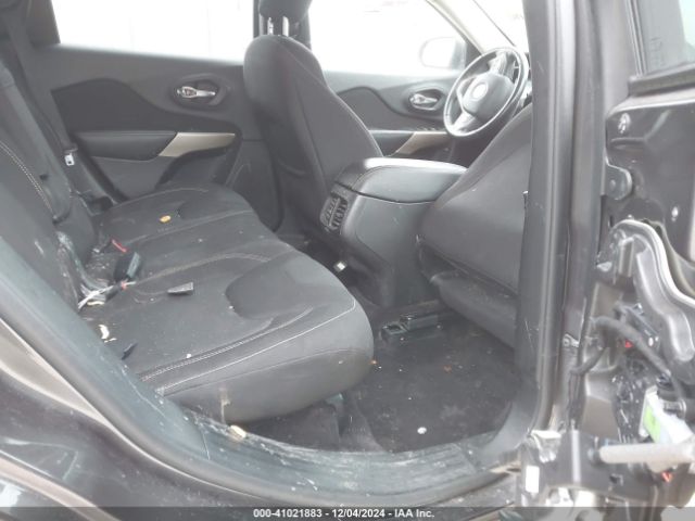 1C4PJLCB3HW650783 Jeep Cherokee Latitude Fwd