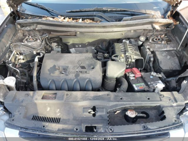 JA4AZ3A35JZ009787 Mitsubishi Outlander Se/sel