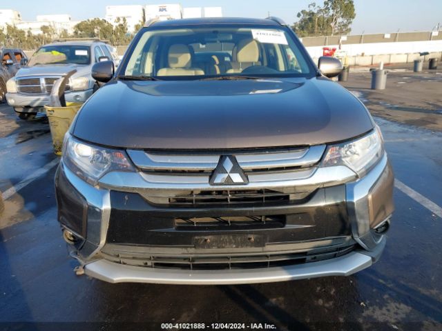 JA4AZ3A35JZ009787 Mitsubishi Outlander Se/sel