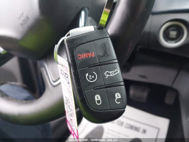 1C3CCCDG8FN615778 Chrysler 200 S