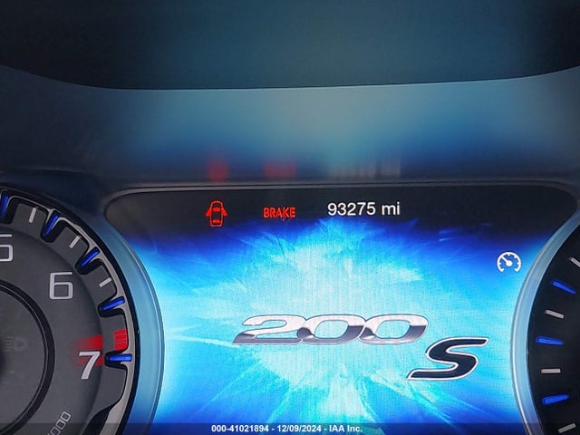 1C3CCCDG8FN615778 Chrysler 200 S