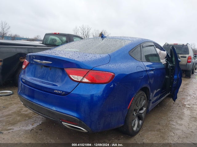 Chrysler 200 S 2015 1C3CCCDG8FN615778 Image 4
