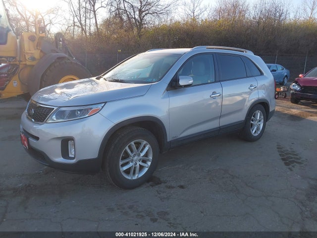 5XYKTCA68FG560937 KIA SORENTO LX