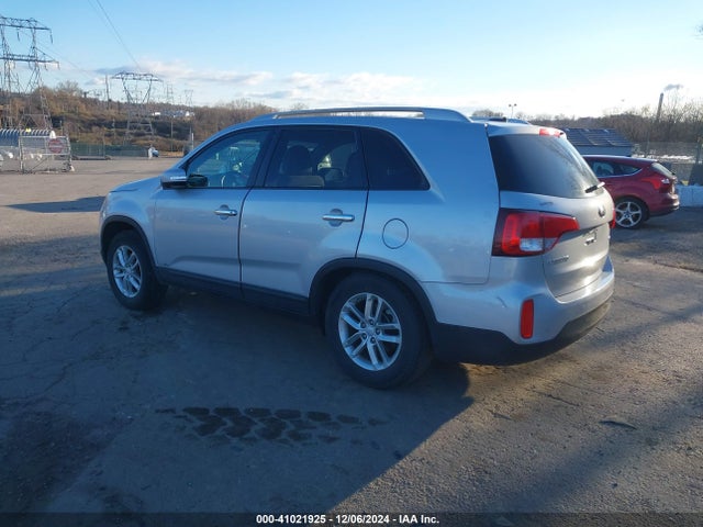 5XYKTCA68FG560937 KIA SORENTO LX