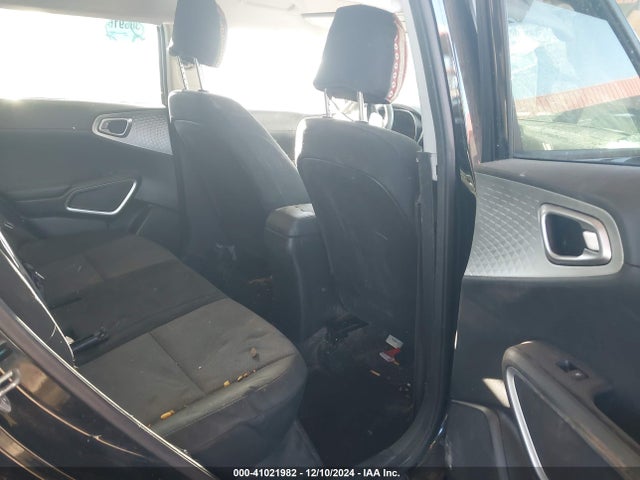 KIA SOUL LX 2021 KNDJ23AUXM7143715 Image 8