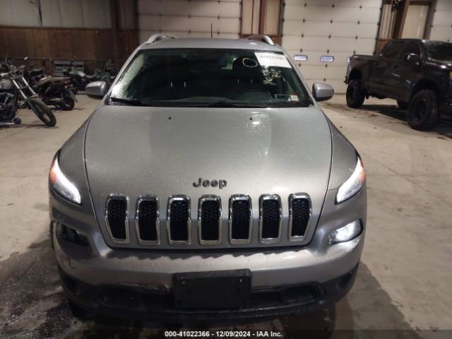 1C4PJMCBXHW537645 Jeep Cherokee Latitude 4x4