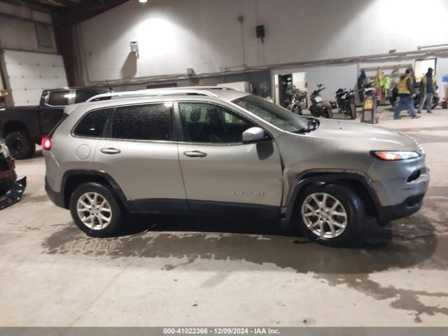 1C4PJMCBXHW537645 Jeep Cherokee Latitude 4x4