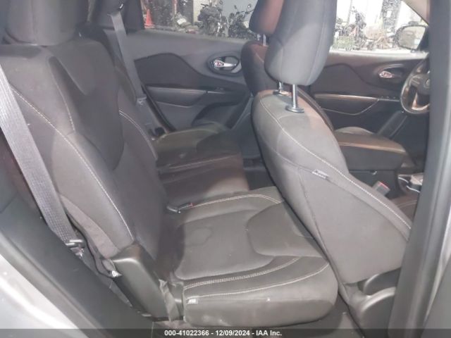 1C4PJMCBXHW537645 Jeep Cherokee Latitude 4x4