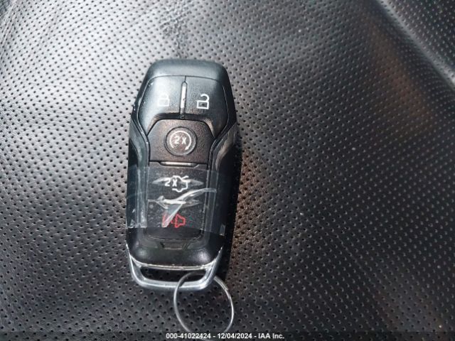 5LMCJ3C94GUJ28811 Lincoln Mkc Reserve