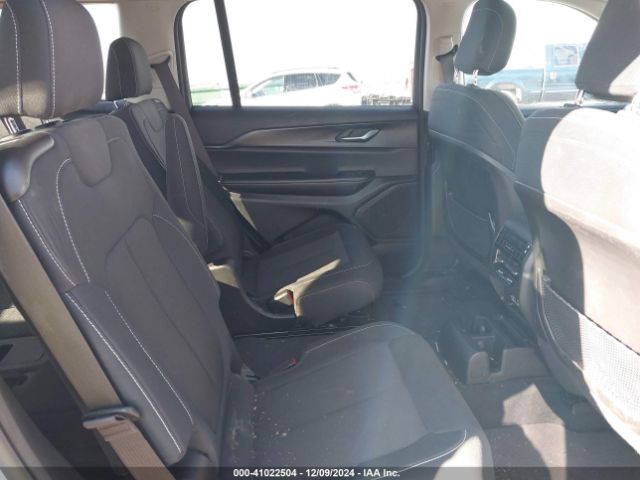 1C4RJJAG1P8825823 Jeep Grand Cherokee L Laredo 4x2