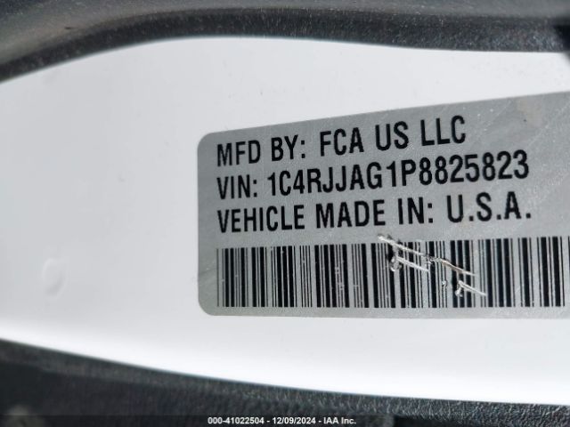 1C4RJJAG1P8825823 Jeep Grand Cherokee L Laredo 4x2