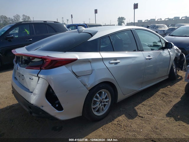 JTDKARFP8L3140962 Toyota Prius Prime Xle
