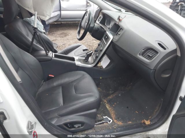 YV126MEB9F1192430 Volvo V60 T5 Premier