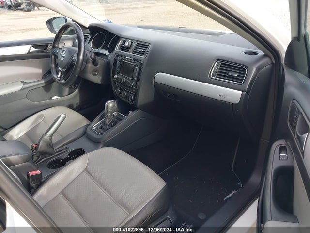 3VW637AJ5FM330284 Volkswagen Jetta Hybrid Sel Premium
