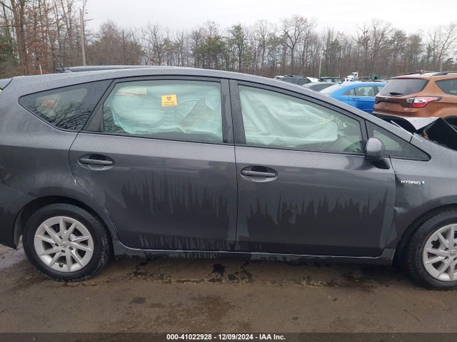 Toyota Prius V Two 2014 JTDZN3EU4EJ001918 Image 13